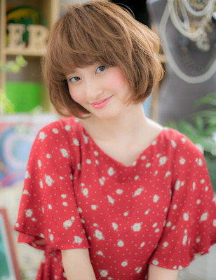 くせ毛風♪暖色系カラー前下がり小顔ボブルフ　耳かけボブ