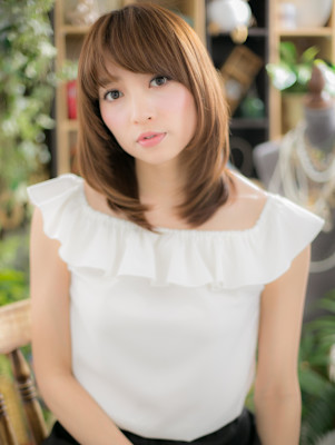 艶カラーアシンメトリー小顔ミディアムボブ　透明感カラー