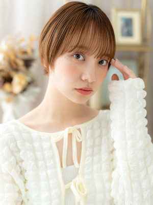 ヘルシースタイル前下がりミニマムショート　くすみベージュ