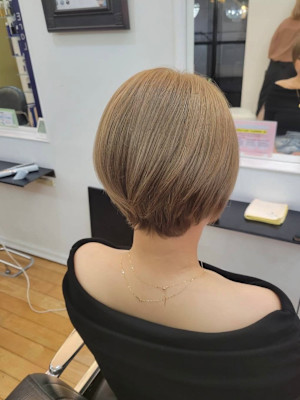 ショートボブ×ミルクティーベージュ　20代/30代/40代