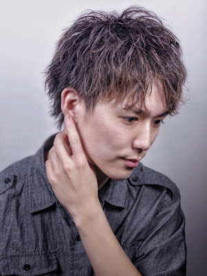 20代30代ツイストスパイラルパーマショートスパイキー