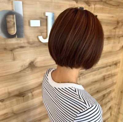 まるみショートボブ×白髪ぼかしハイライト