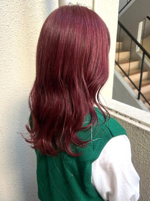 レッドカラー　暖色系　ゆる巻きセミロング　ダブルカラー