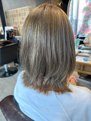 ハイトーンハイライトストレートヘア