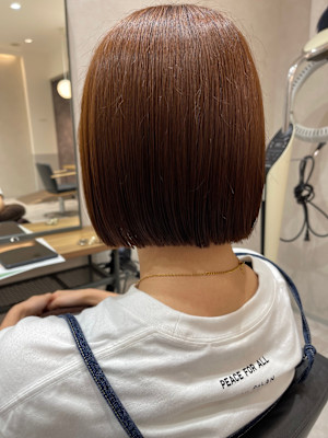 顎ラインぱつっとボブ