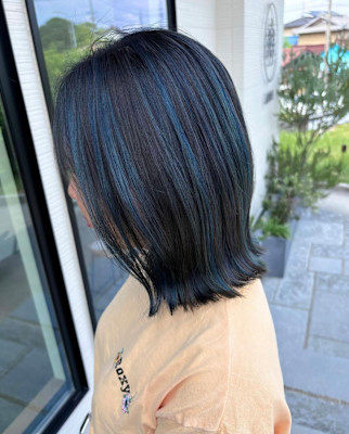 ブリーチデザイン濃いめブルーカラー　　