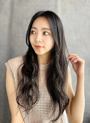 20代30代40代　外国人風くびれレイヤーアッシュグレージュ