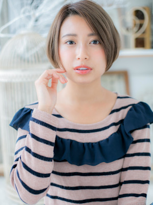 透け感前下がり小顔ワンサイドショートボブ　オリーブカラー