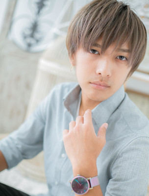 シアーグレージュ束感ショート・ネオウルフ　透明感カラー