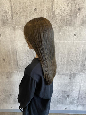 オリーブベージュ〈ARCH CHIAKI〉