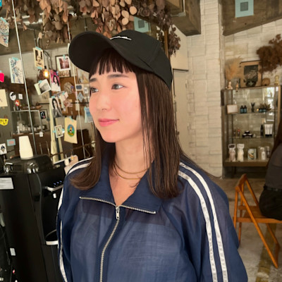 ぱっつん前髪とハイライトベージュ