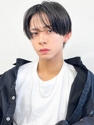 センターパートウルフカットツイストスパイラルパーマゆるめ黒髪