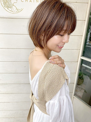 ハイライトを効かせた大人っぽエアリーショート