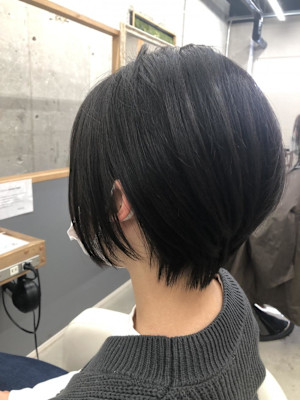 ショートボブ