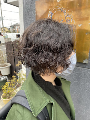 ふわっとくるくるパーマでボリュームアップ