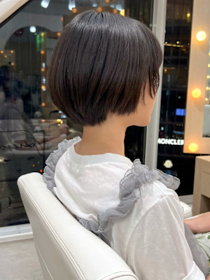 【新井】おさまるショート　顔まわりレイヤーカット