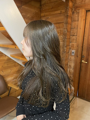 オリーブグレージュ