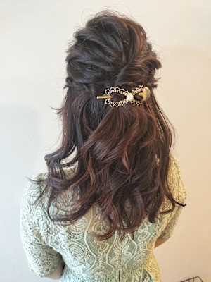 ふんわりハーフアップ