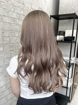 大人ガーリー大人美人透明感くすみベージュカラー