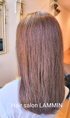 ピンクベージュ