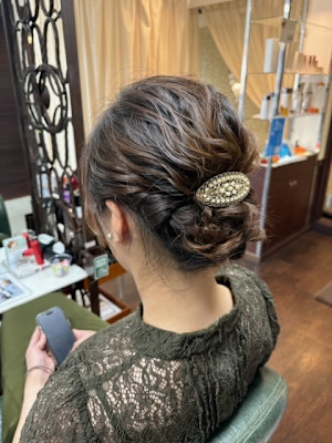ヘアアレンジ【シニヨンスタイル】