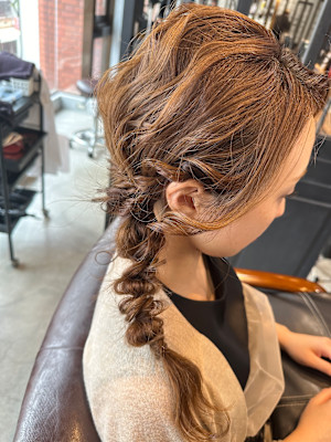編みおろしヘアー