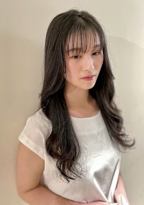 暗髪　韓国風　ロング