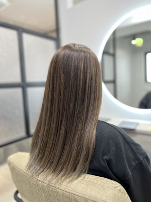 ブリーチハイライトミルクティカラー