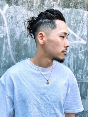 マンバンスパイラルパーマフェード/keshiki 大名 