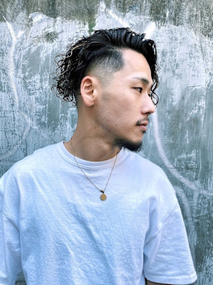 スキンフェードフェードスパイラルパーマ/keshiki 大名