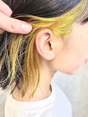 ブリーチインナーカラーイエロー外ハネボブ/keshiki 