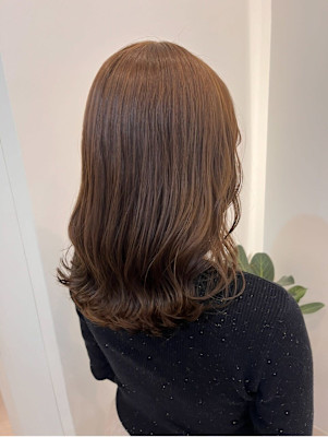 ミディアムヘア×モカベージュ