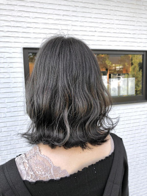 ダークグレージュ