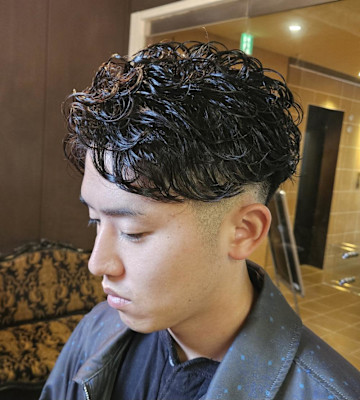 カーリーフェザーショート