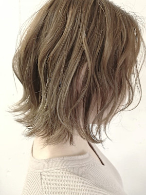 脱白髪染め 3Dハイライト レイヤーカット ボブ 髪質改善