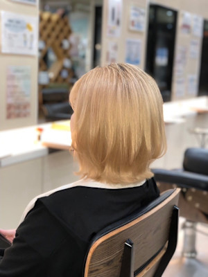 ブロンド×くびれヘア