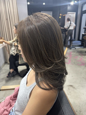 レイヤーカット＋大人グレージュ
