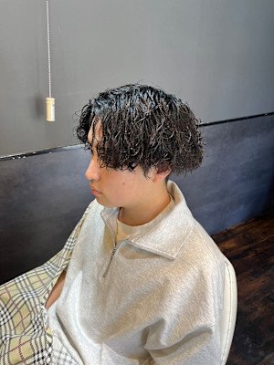 ツイストスパイラルパーマ　センターパート