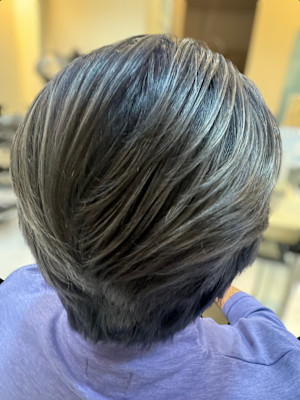 白髪をいかしたカラーリング