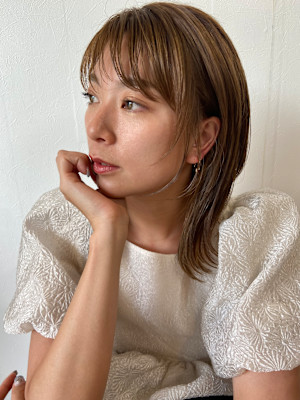 ミディアムレイヤースタイル