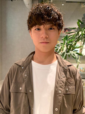 マッシュショート　ツイストスパイラルパーマ　ブラウンカラー