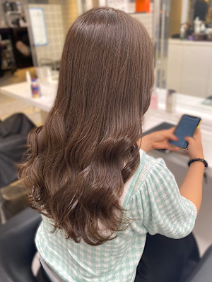 マロンベージュ　コテ巻き　ダブルカラー　艶トリートメント