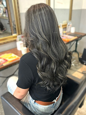 ハイライトカラー　艶トリートメント　ツヤ髪　デザインカラー