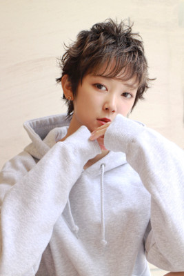 ロレアルカラーのナチュラルベージュショートレイヤー