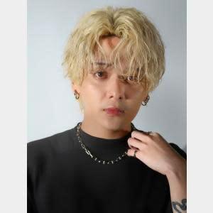 ツイストスパイラルパーマセンターパート強めパーマ