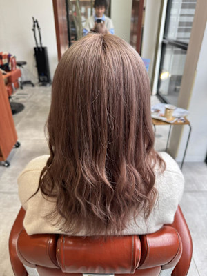 ピンクベージュ/山本凌也