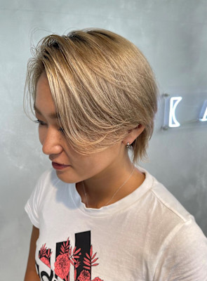 ブロンドベージュ/ハンサムショート/ウルフ/ダブルカラー