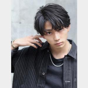 黒髪　毛流れ　 刈り上げ　マッシュ　シースルー　ツーブロック