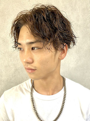 センターパートアップバングマッシュツイストパーマツイスパ