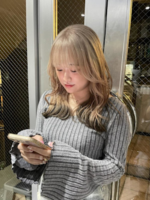 ミルクティーベージュ/裾カラー/エンドカラー/ブリーチ